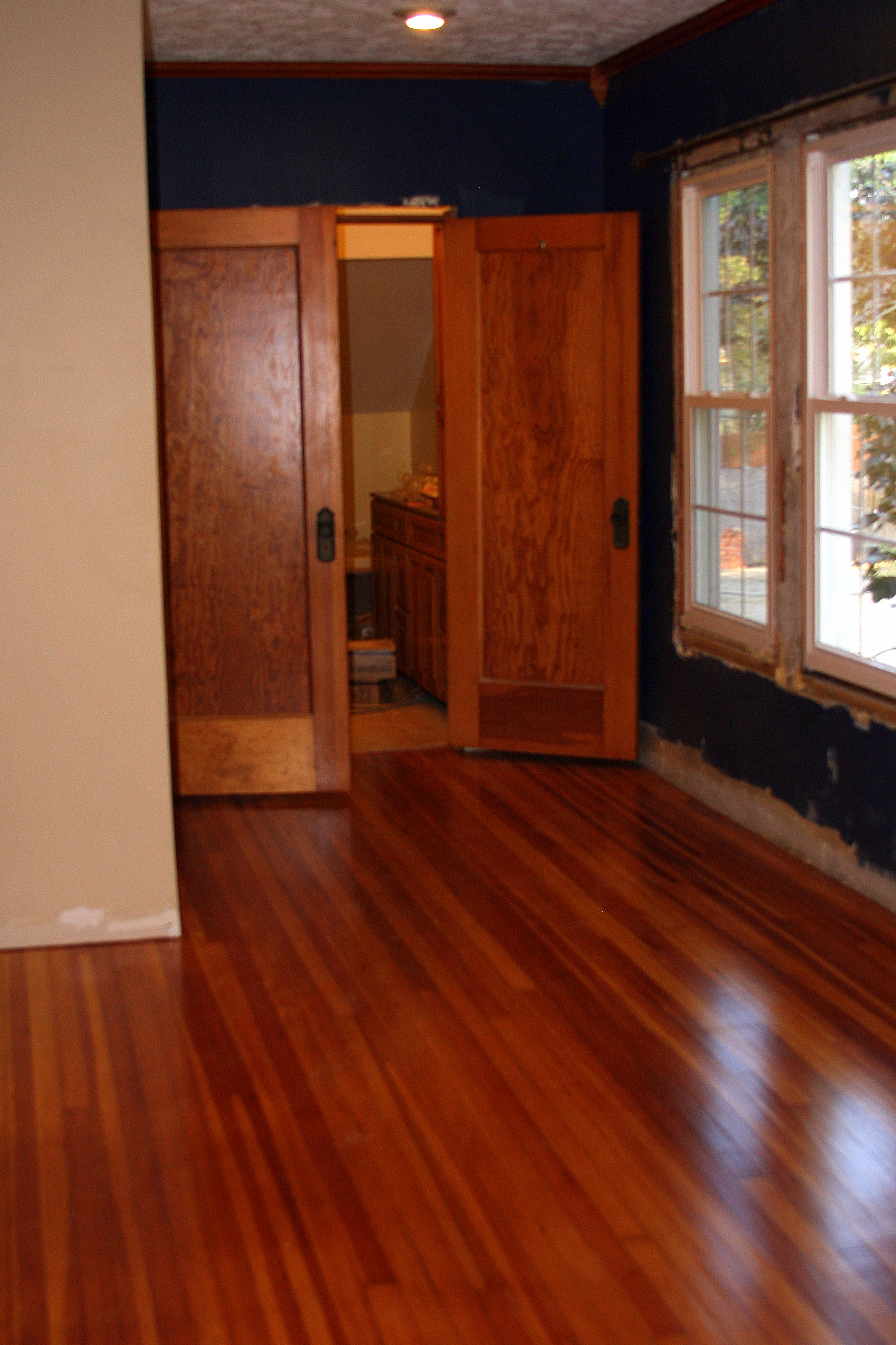 The sitting area in the master suite heading towards the master bath